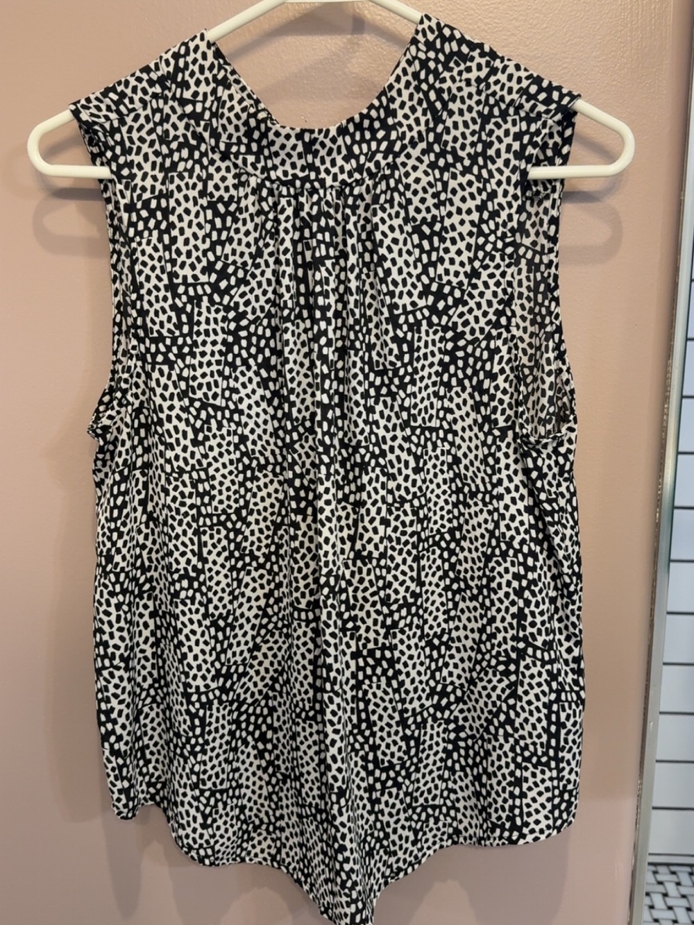 Who What Wear Black & White Printed Sleeveless Camisole